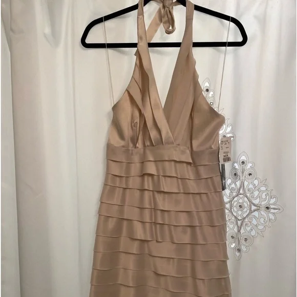 NWT Halter dress Size 6 in Cream Satin Christmas New Years Eve Holidays - Picture 1 of 12